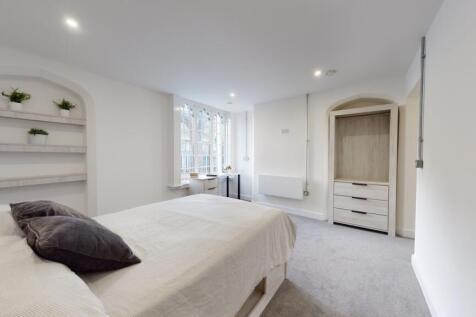 Plumptre-Court-F1-04062023_111727