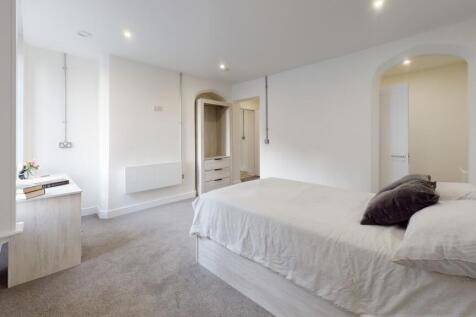 Plumptre-Court-F1-Bedroom(1)