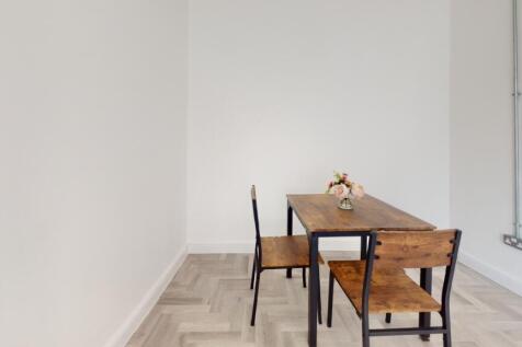 Plumptre-Court-F6-Dining-Room