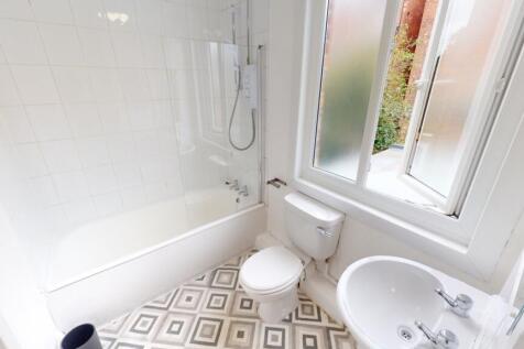 23 Burford Bathroom