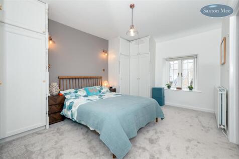 bed 1a2.jpg