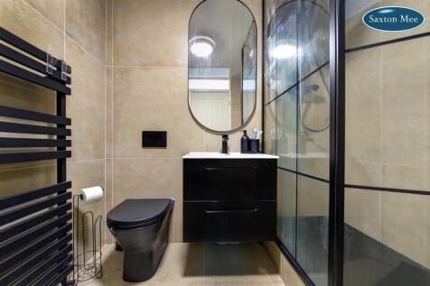 bathroom 5784.jpg