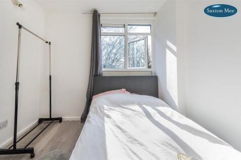 bedroom 3 5691.jpg
