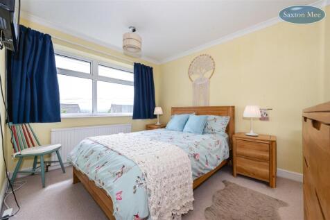 bedroom 2 9520.jpg
