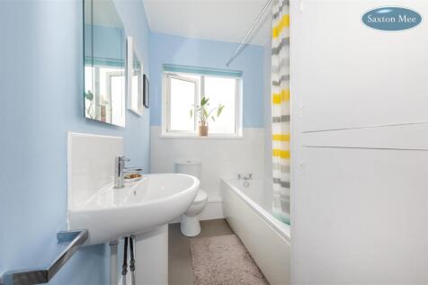 bathroom 891.jpg