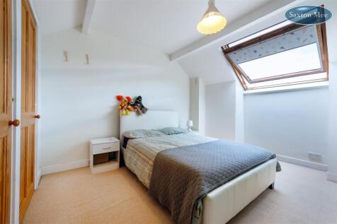 bedroom 3 8958.jpg