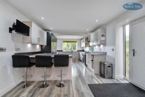 kitchen 5689.jpg