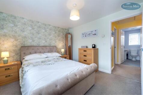Crag Hill - bedroom 1 0011.jpg