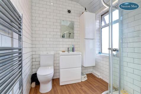 bathroom 8713.jpg