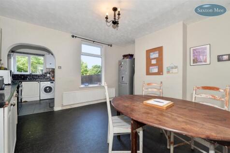 dining room 8570.jpg