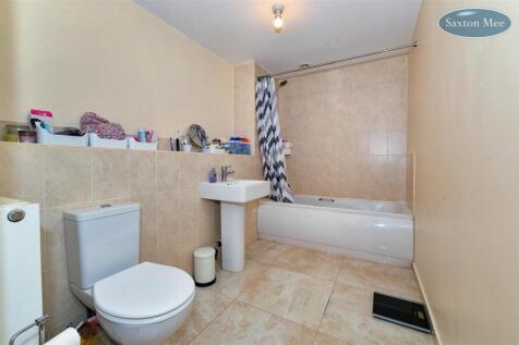 Sovereign Pt - bathroom 0038.jpg