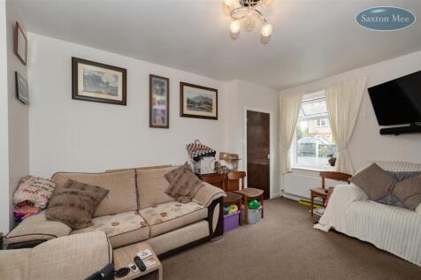 10 Raisen Hall Place - lounge 2597 edit.jpg