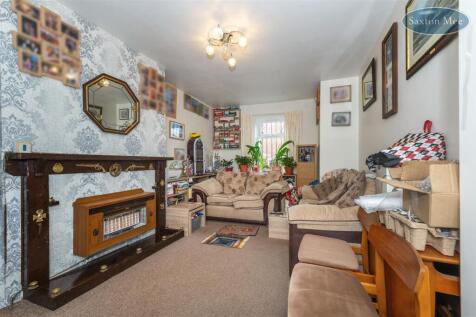 10 Raisen Hall Place - lounge 2573 edit.jpg