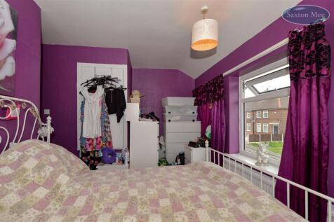 10 Raisen Hall Place - bedroom 1 2689.jpg