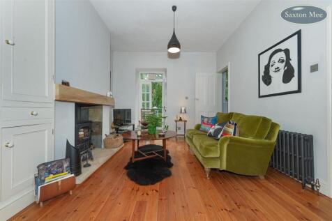 Middlewood Rd - lounge 9583.jpg