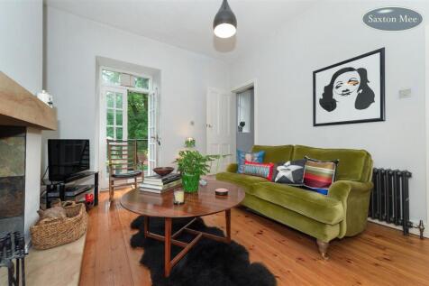 Middlewood Rd - lounge 9589.jpg