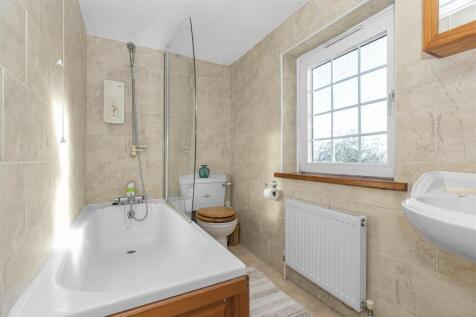Frampton End Rd bathroom.jpg