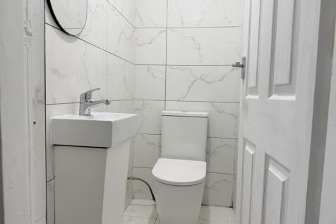 Cloakroom/wc