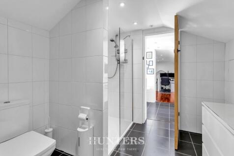 Master Suite Shower Room