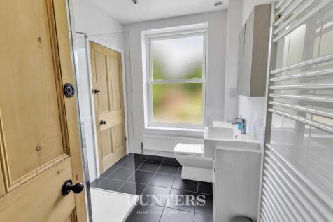 Jack &amp; Jill Shower Room