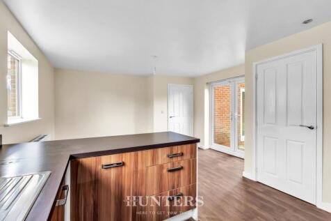 Martindale Crescent (9).jpg