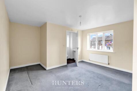 Martindale Crescent (14).jpg