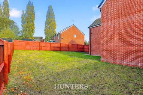 Martindale Crescent (23).jpg