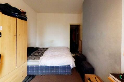 311-Clarendon-Park-Road-Bedroom(1).jpg