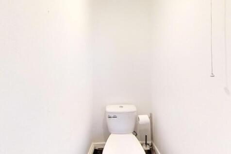 25-Burns-Street-Bathroom(1).jpg