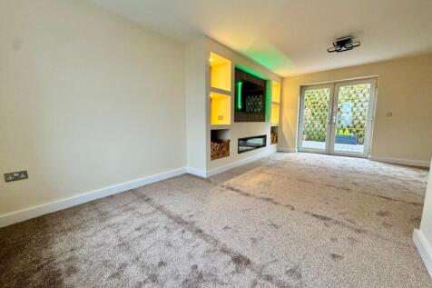 Lounge/ Dining Area