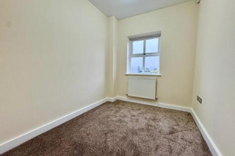 Bed 3 / Office