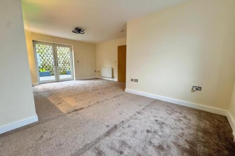 Lounge/Dining Area