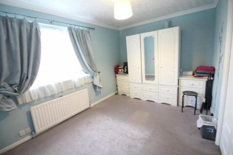 IMG_4424-min Bedroom 2.jpg