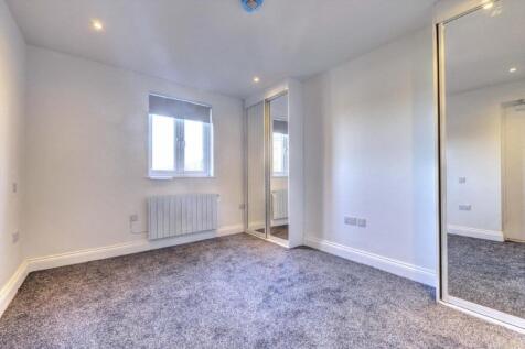 thumbnail_High Street (4)_1-min.jpg