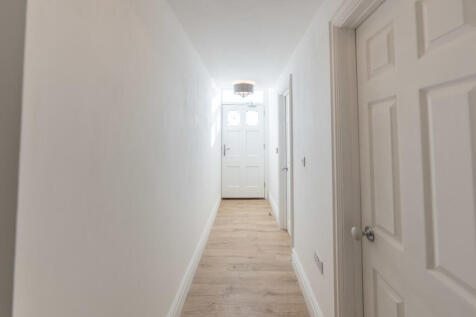 Flat 1 13-14-1
