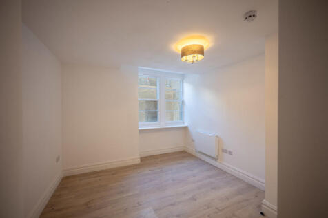 Flat 1 13-14-2