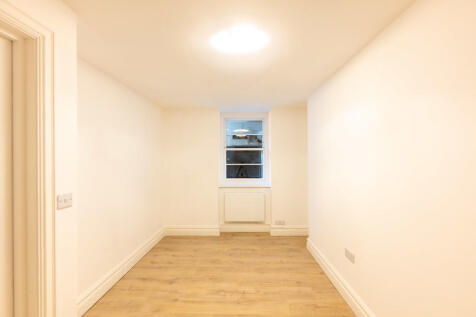 Flat 1 13-14-3