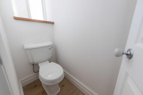 Flat 1 13-14-8