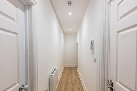 Flat 4 13-14-1