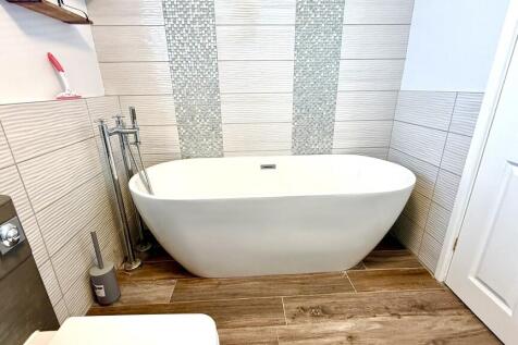 En-Suite (View 1)