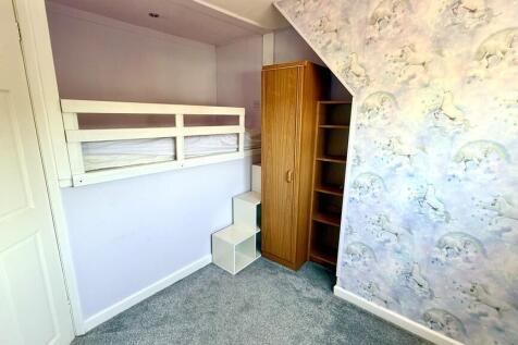 Bedroom 4 (View 1...
