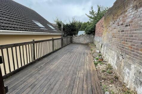 Rear Decking Area