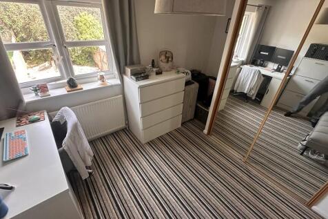 Bedroom One (2)
