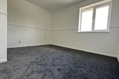 Master Bedroom Vi...