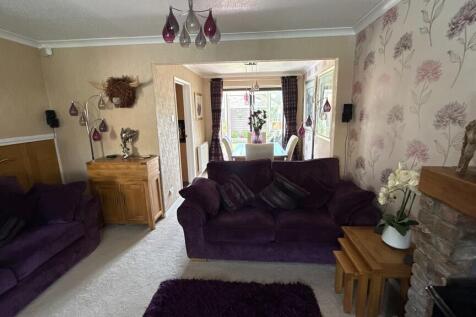 Lounge (View 3)