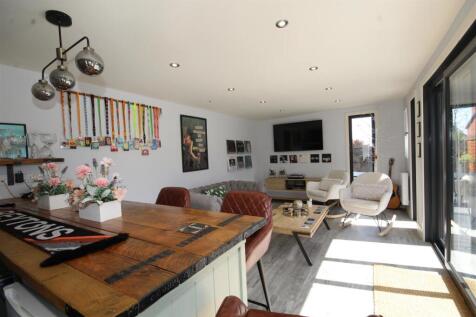 Garden/Entertaining Room