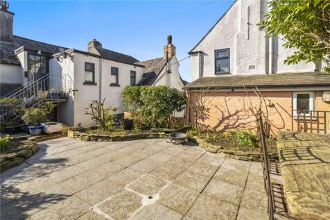 Courtyard 3