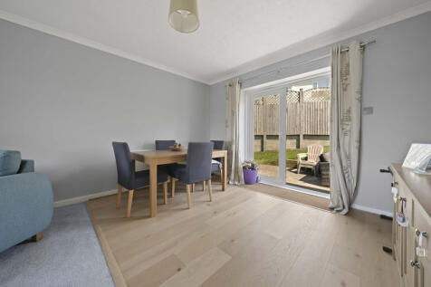 19 Linhey - Dining