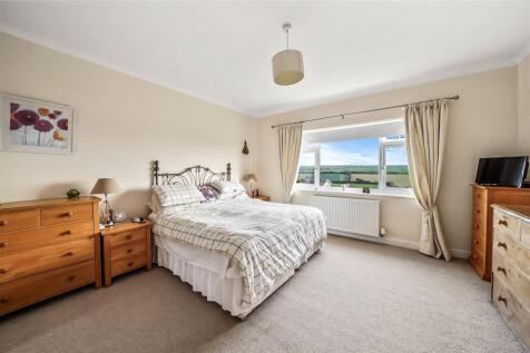 Bed With En-Suite