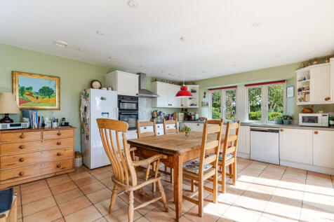A01 - Kingsbridge, slapton, Starlings - 250903